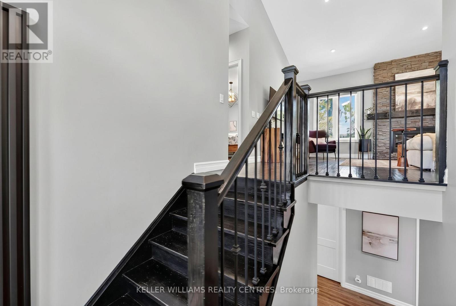 50 Glenhuron Drive, Springwater, ON - Indoor Photo Showing Other Room