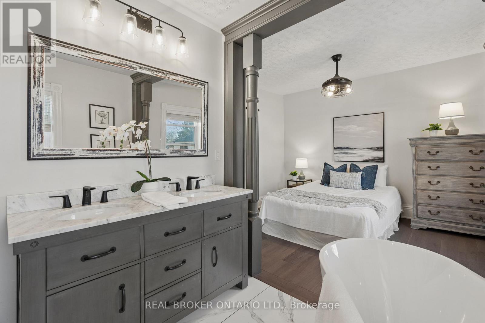 855 Hamilton Street, Cambridge, ON - Indoor Photo Showing Bedroom