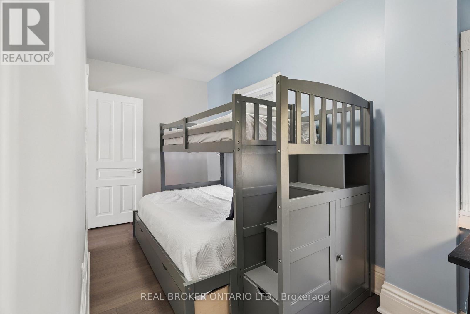 855 Hamilton Street, Cambridge, ON - Indoor Photo Showing Bedroom