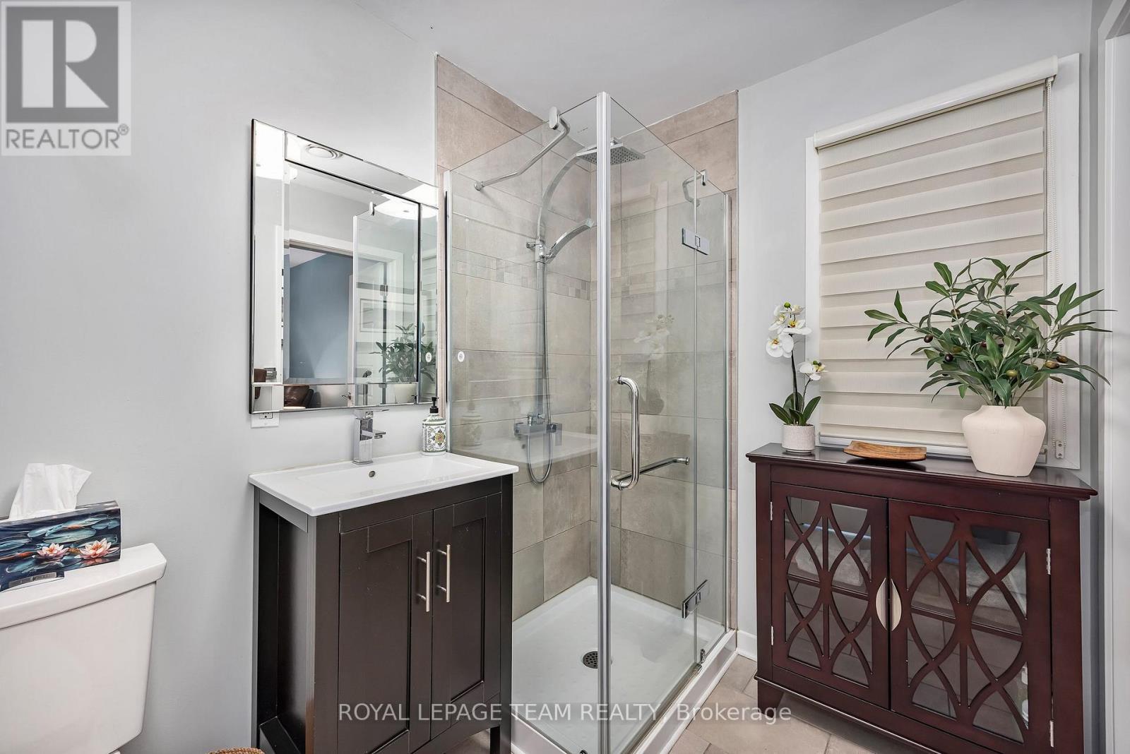 2 Fairhaven Way, Ottawa, ON - Indoor Photo Showing Bathroom