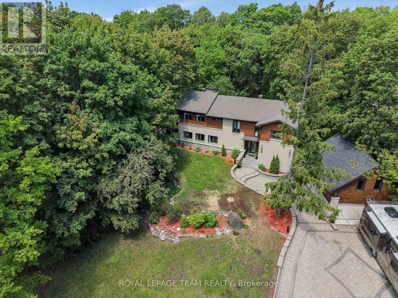 2 Fairhaven Way, Ottawa, ON - Outdoor