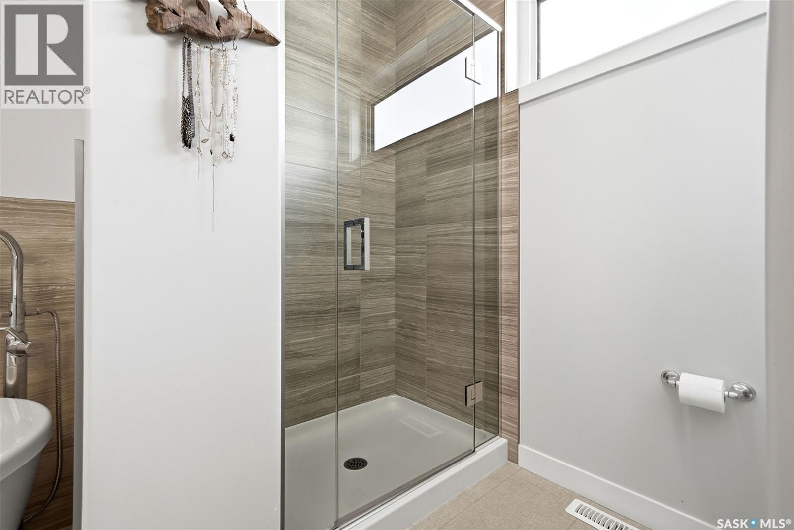 4929 Green Brooks Way E, Regina, SK - Indoor Photo Showing Bathroom