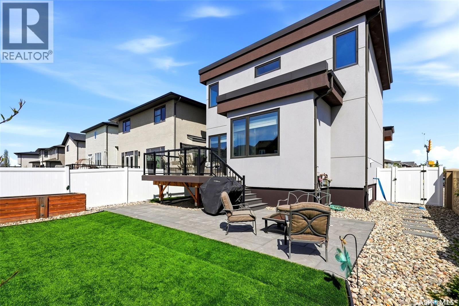 4929 Green Brooks Way E, Regina, SK - Outdoor