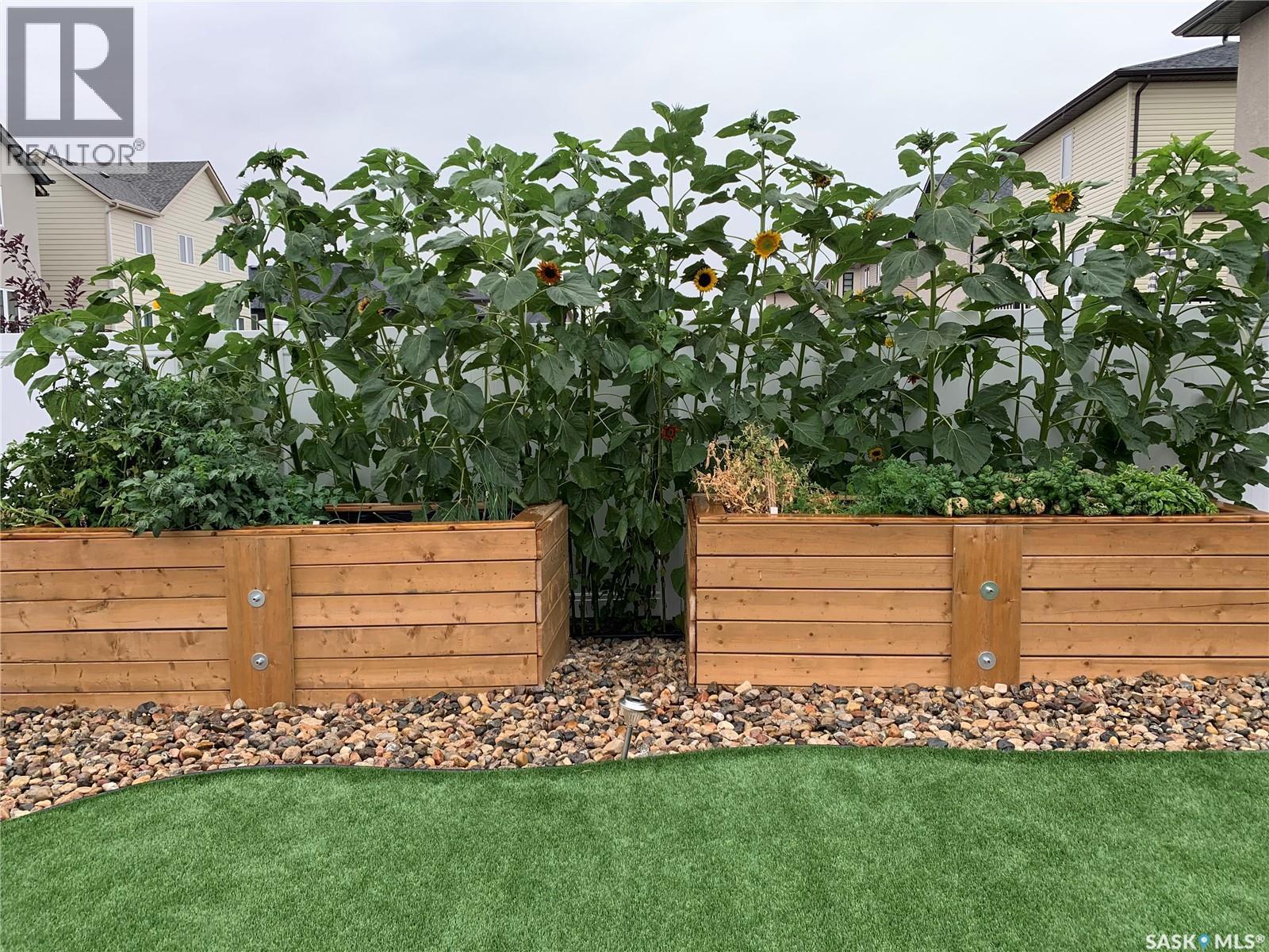 4929 Green Brooks Way E, Regina, SK - Outdoor