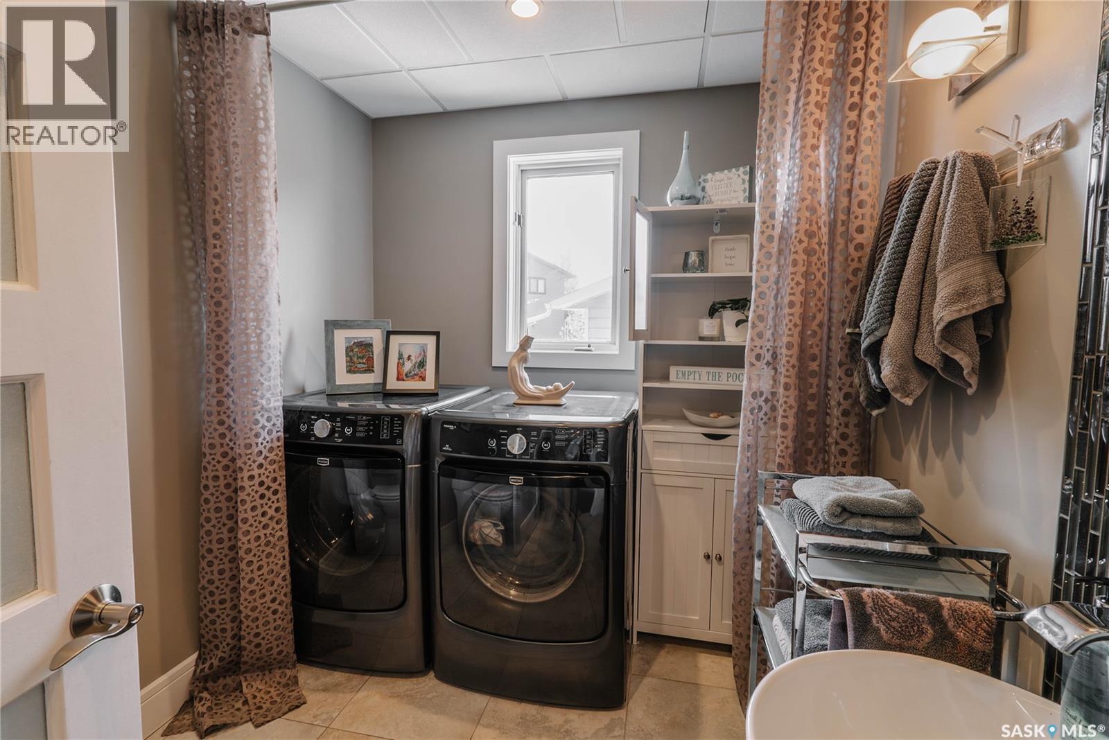 71 Bain Crescent, Saskatoon, SK - Indoor Photo Showing Laundry Room