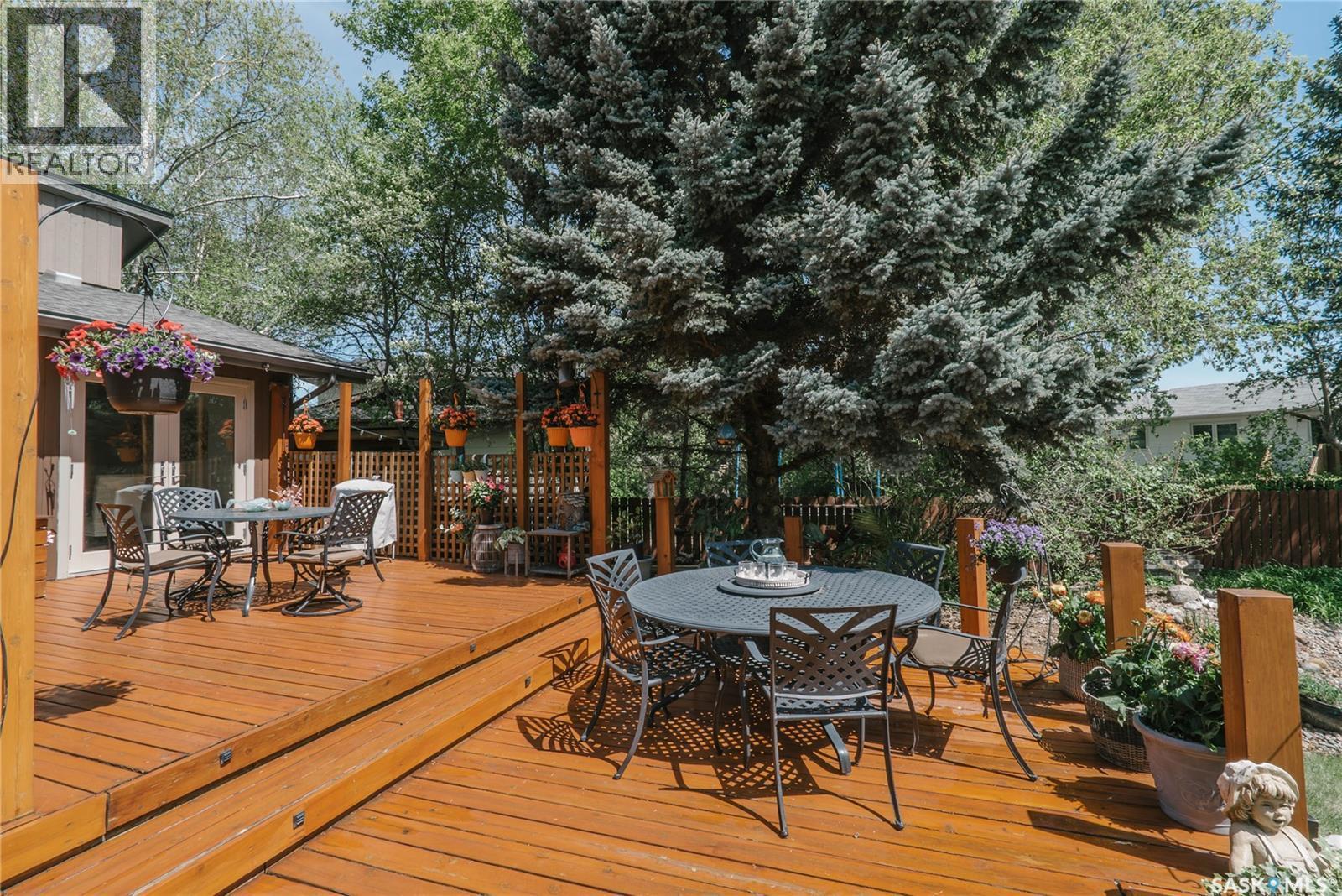 71 Bain Crescent, Saskatoon, SK - Outdoor With Deck Patio Veranda
