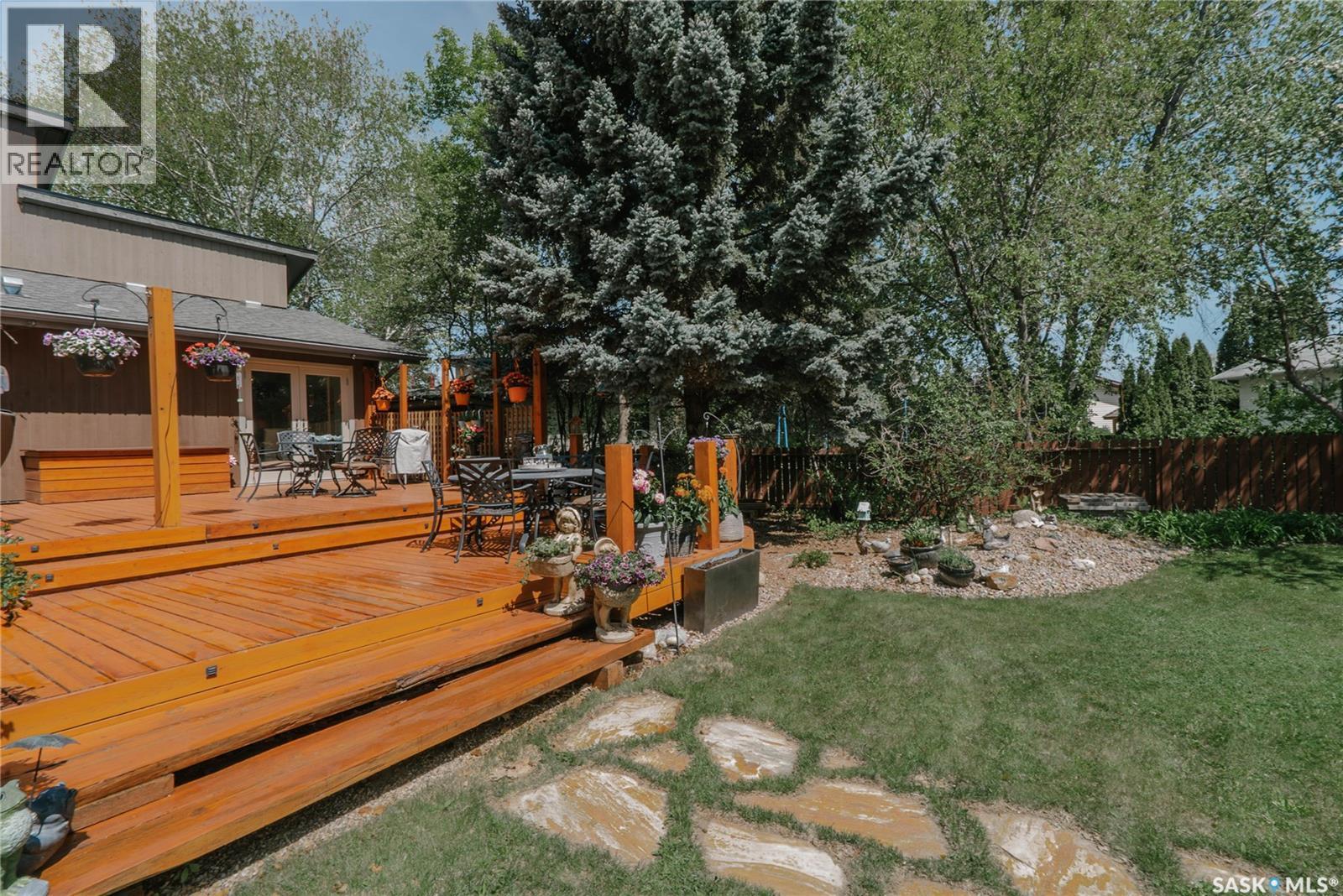 71 Bain Crescent, Saskatoon, SK - Outdoor With Deck Patio Veranda