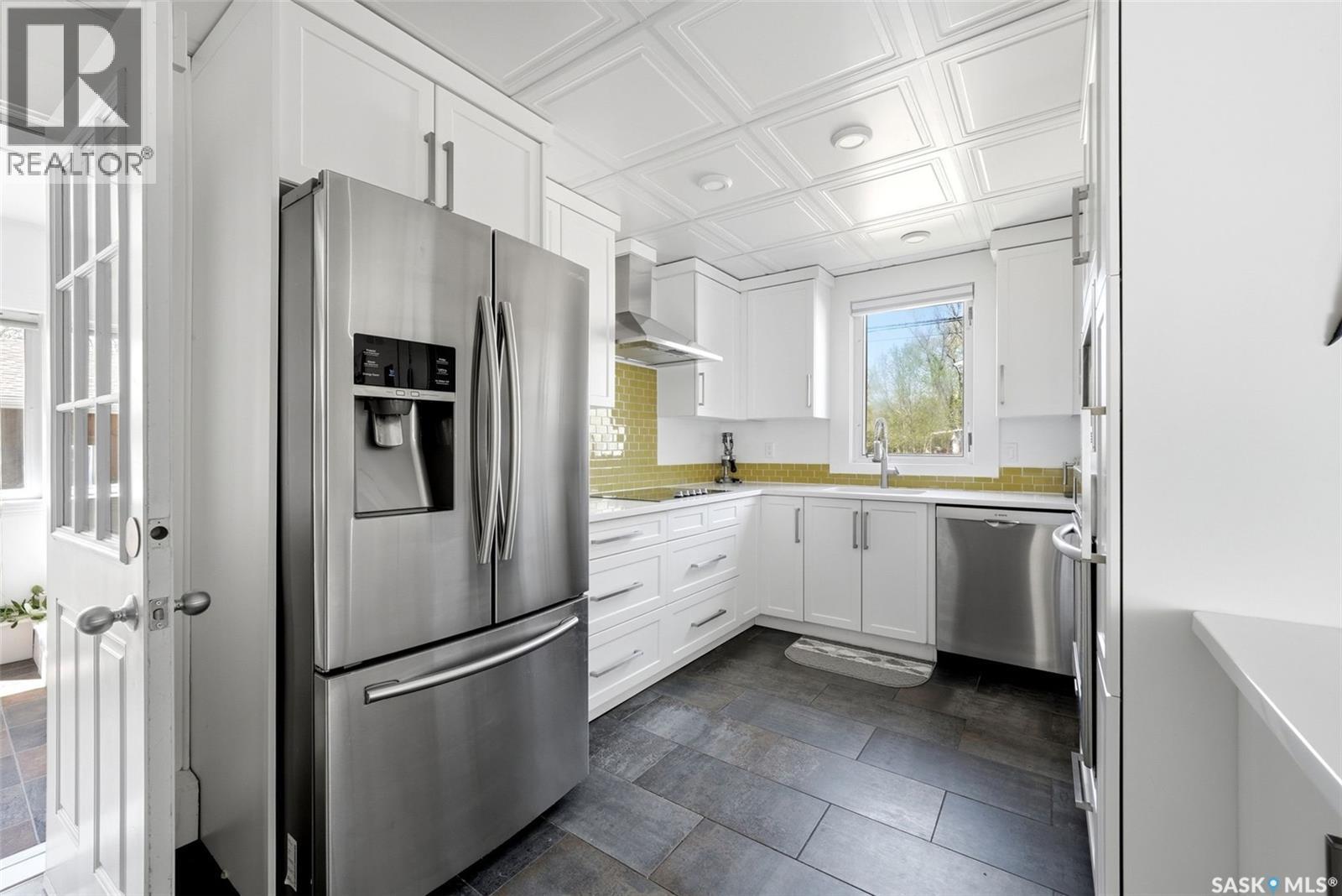 2022 Retallack Street, Regina, SK - Indoor Photo Showing Kitchen With Upgraded Kitchen