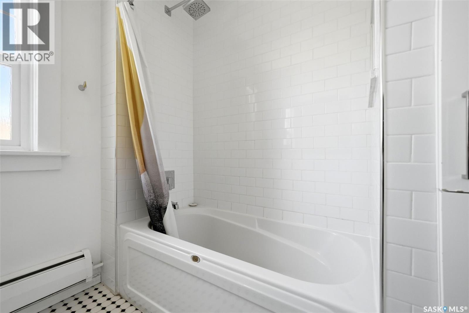 2022 Retallack Street, Regina, SK - Indoor Photo Showing Bathroom