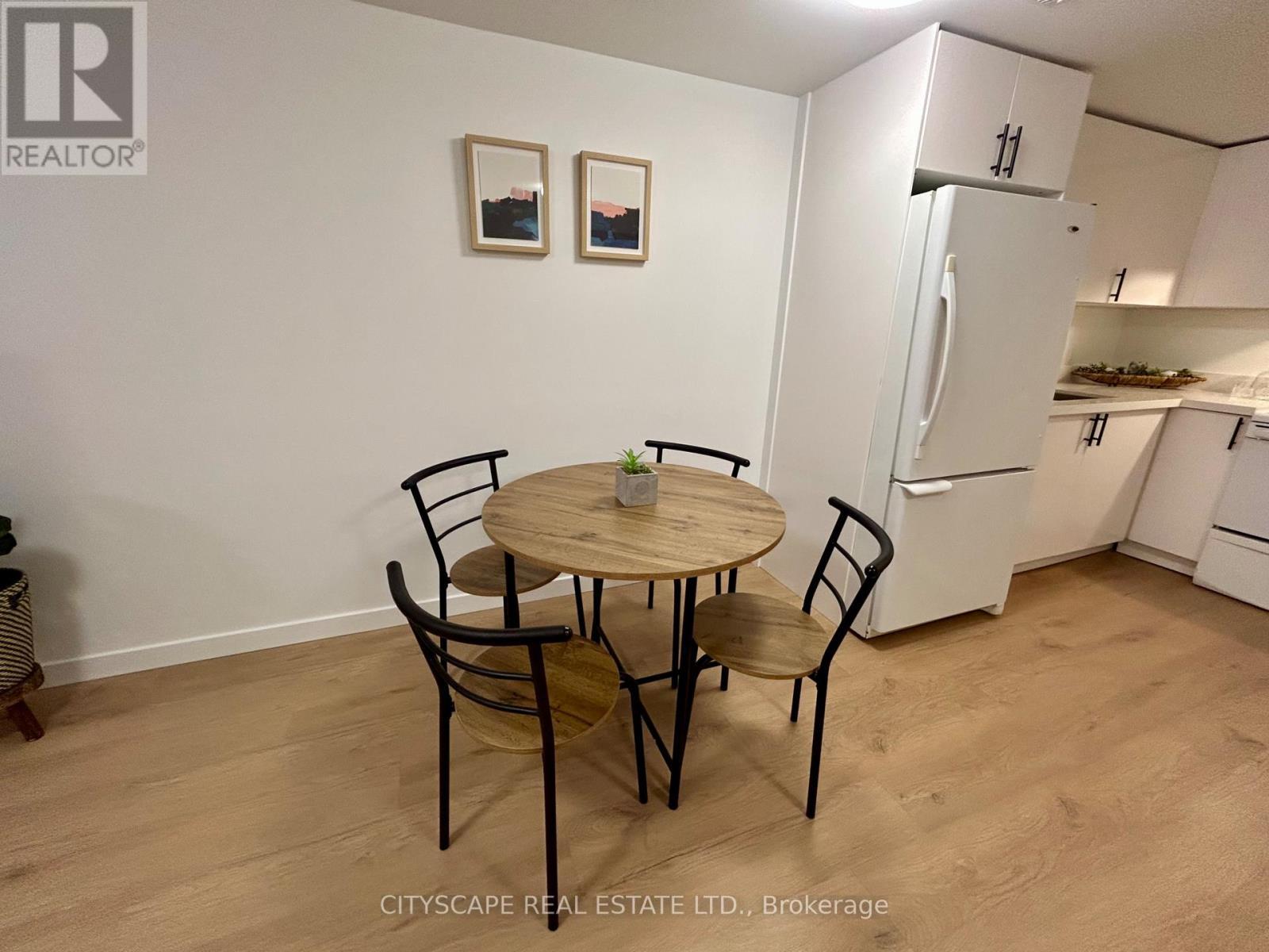 39 Carousel Avenue, Hamilton, ON - Indoor