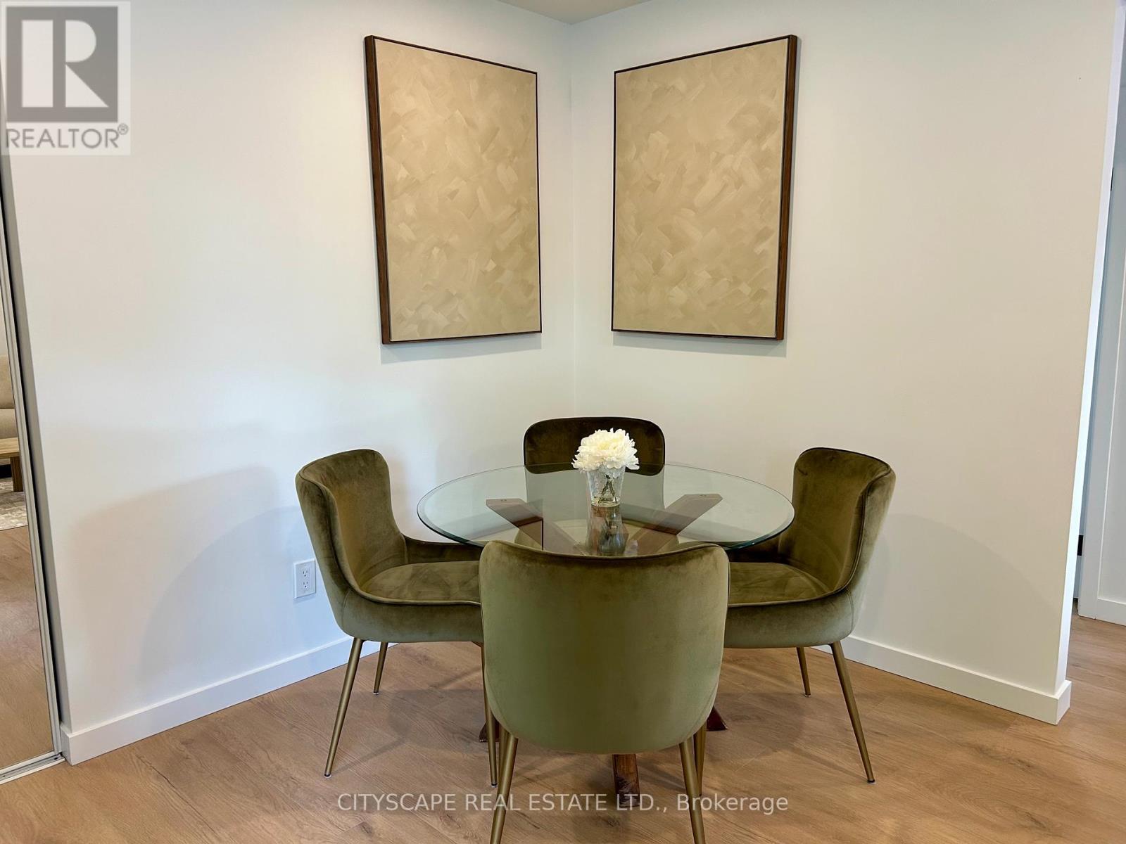 39 Carousel Avenue, Hamilton, ON - Indoor Photo Showing Dining Room