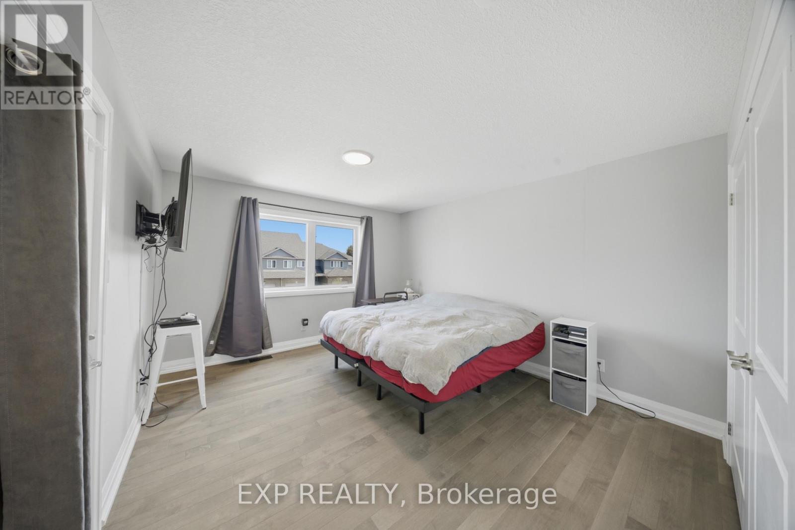 107 Stephenson Way, Minto, ON - Indoor Photo Showing Bedroom