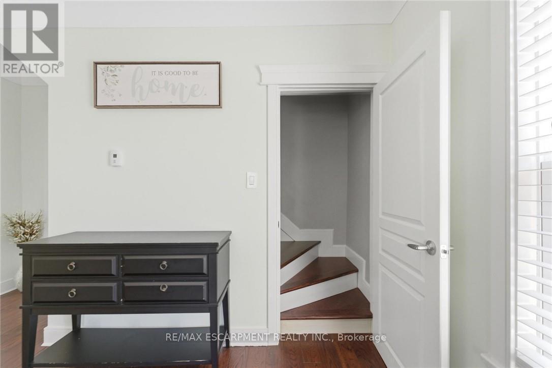 69 Nash Road S, Hamilton, ON - Indoor Photo Showing Other Room