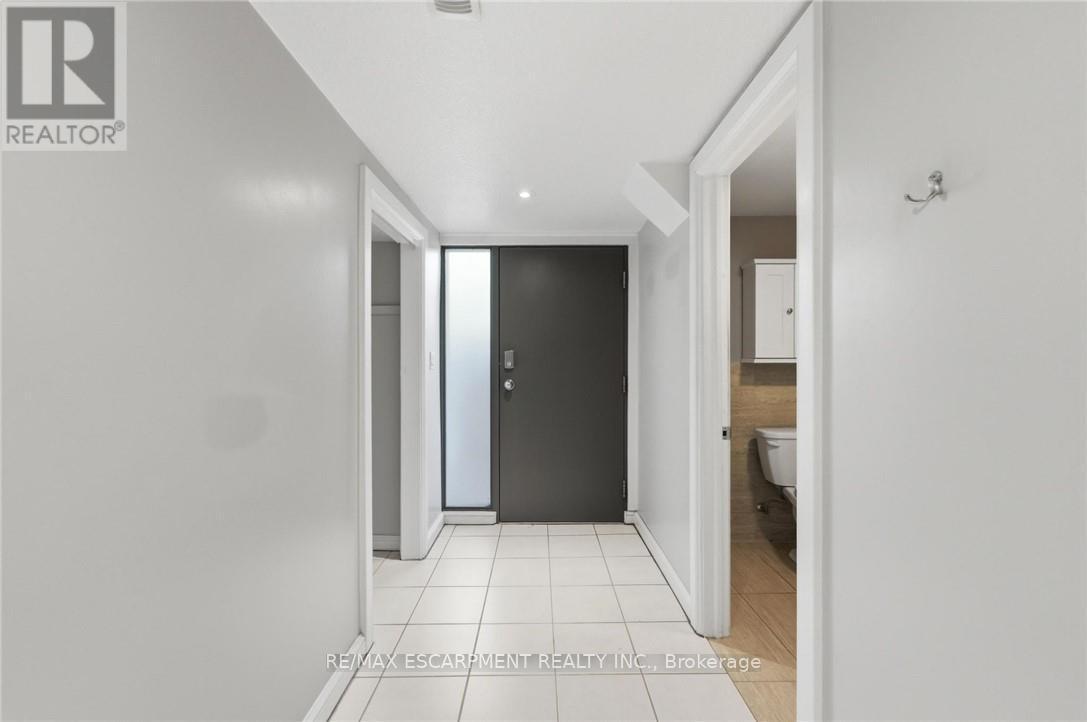 69 Nash Road S, Hamilton, ON - Indoor Photo Showing Other Room