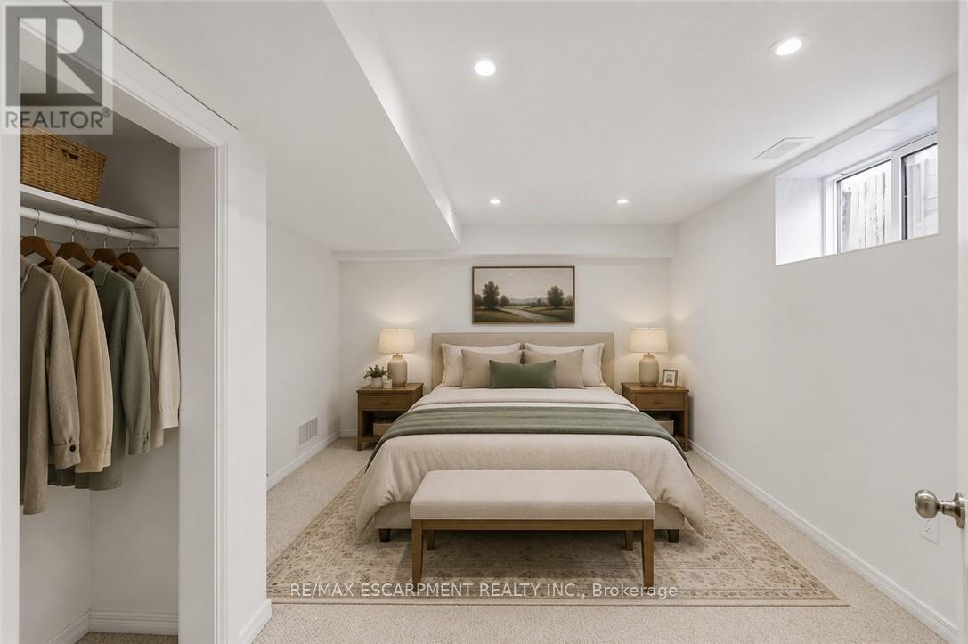 69 Nash Road S, Hamilton, ON - Indoor Photo Showing Bedroom