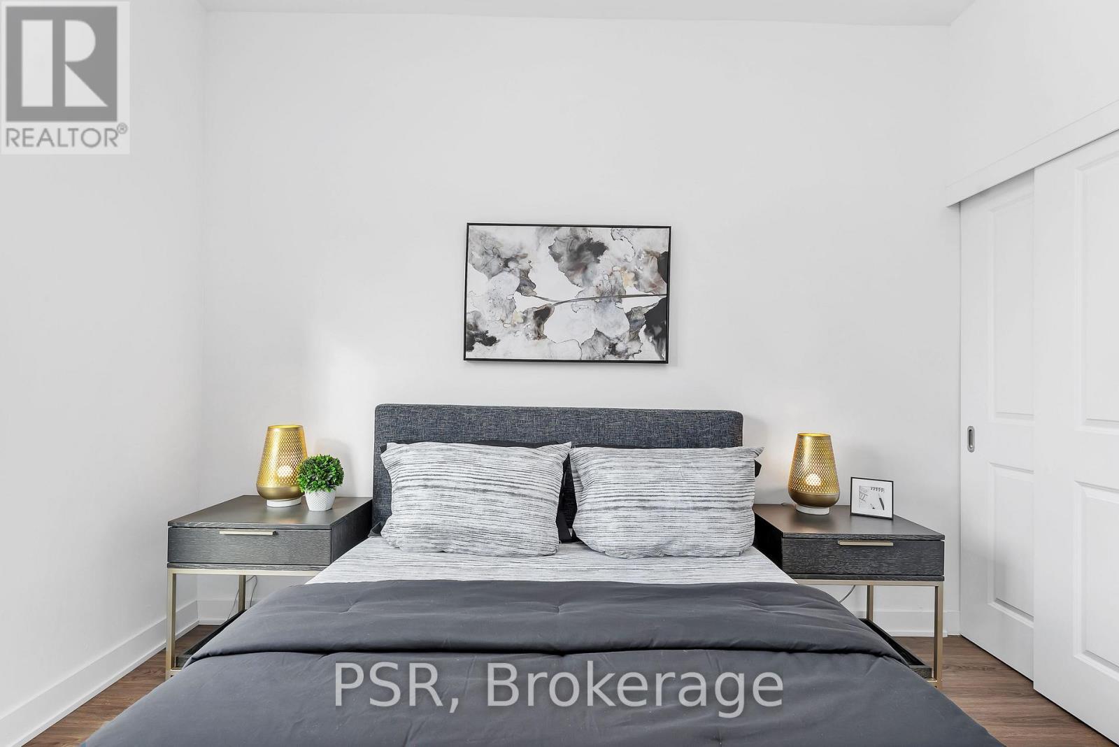 350 - 37 Danforth Road, Toronto, ON - Indoor Photo Showing Bedroom