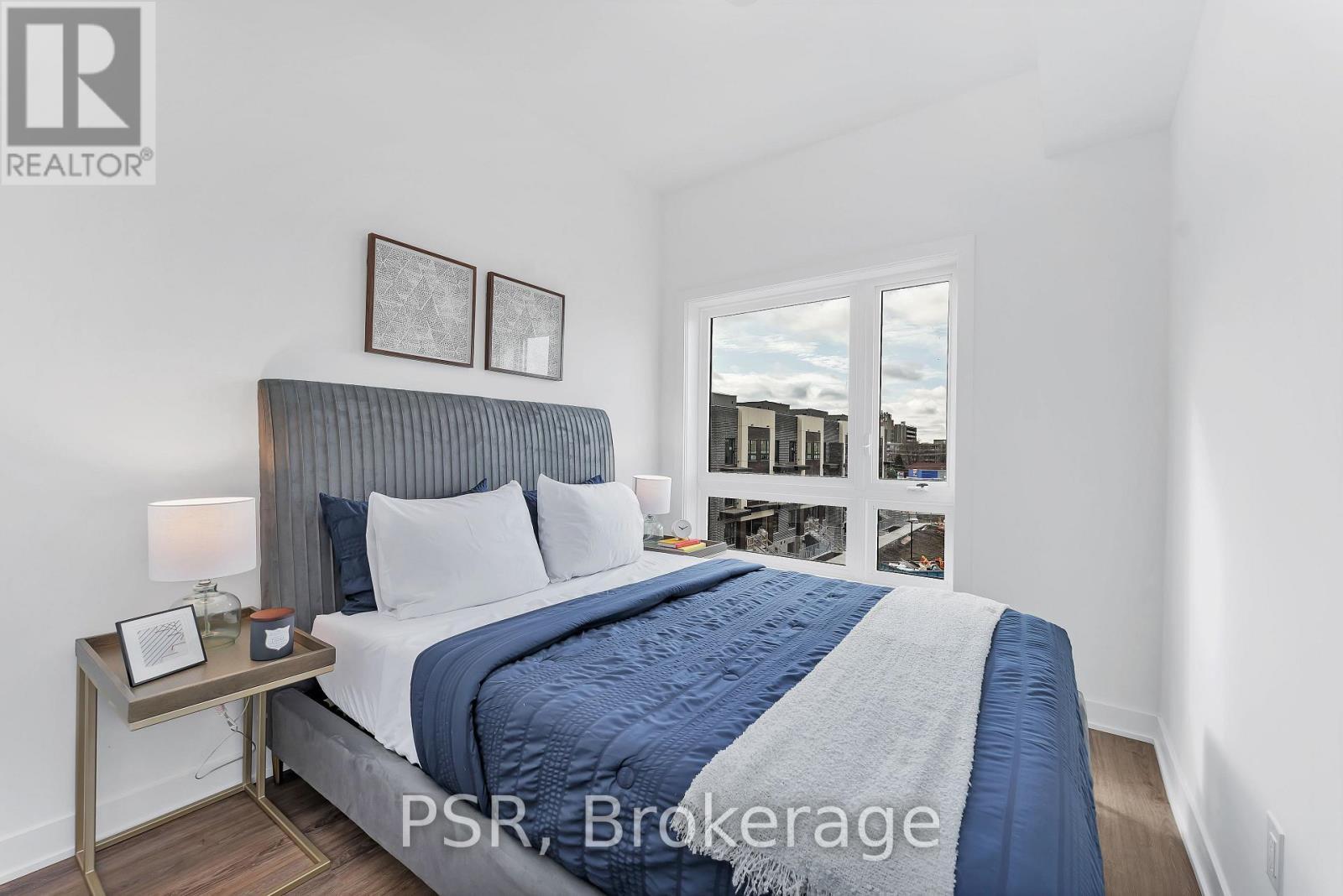 350 - 37 Danforth Road, Toronto, ON - Indoor Photo Showing Bedroom