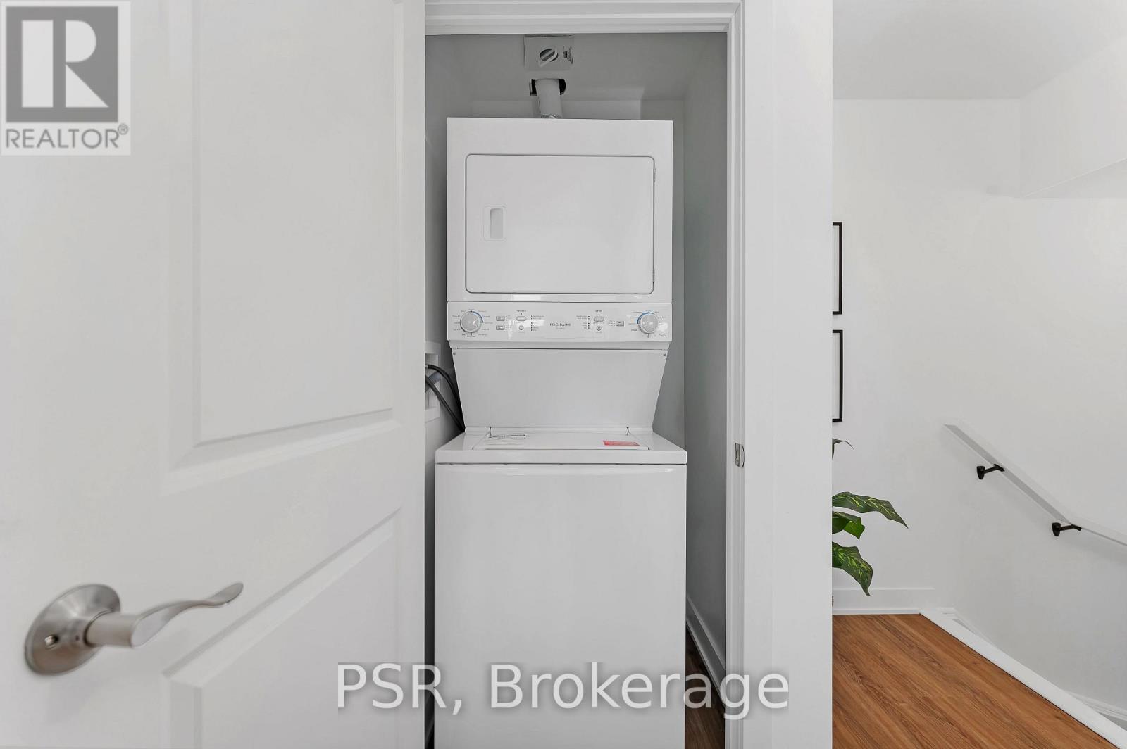 350 - 37 Danforth Road, Toronto, ON - Indoor Photo Showing Laundry Room