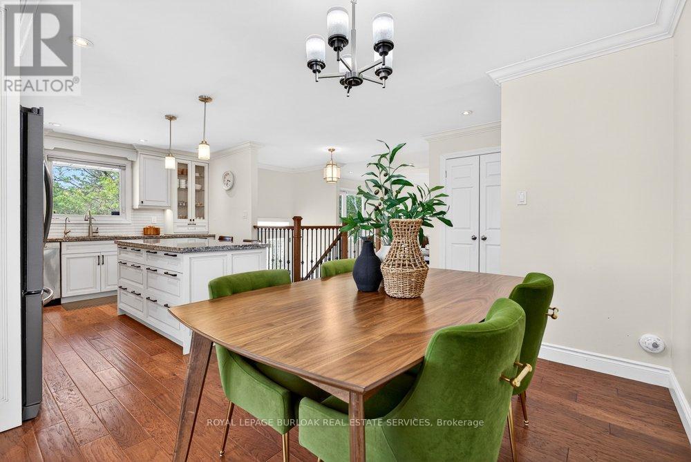 758 Francis Road, Burlington, ON - Indoor Photo Showing Dining Room