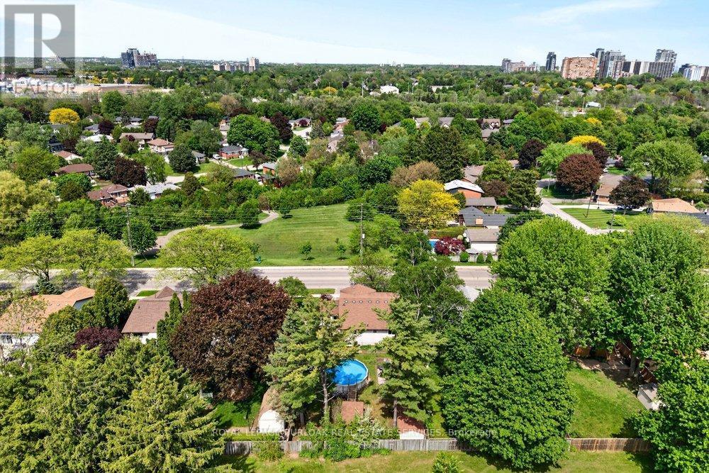 758 Francis Road, Burlington, ON - Outdoor