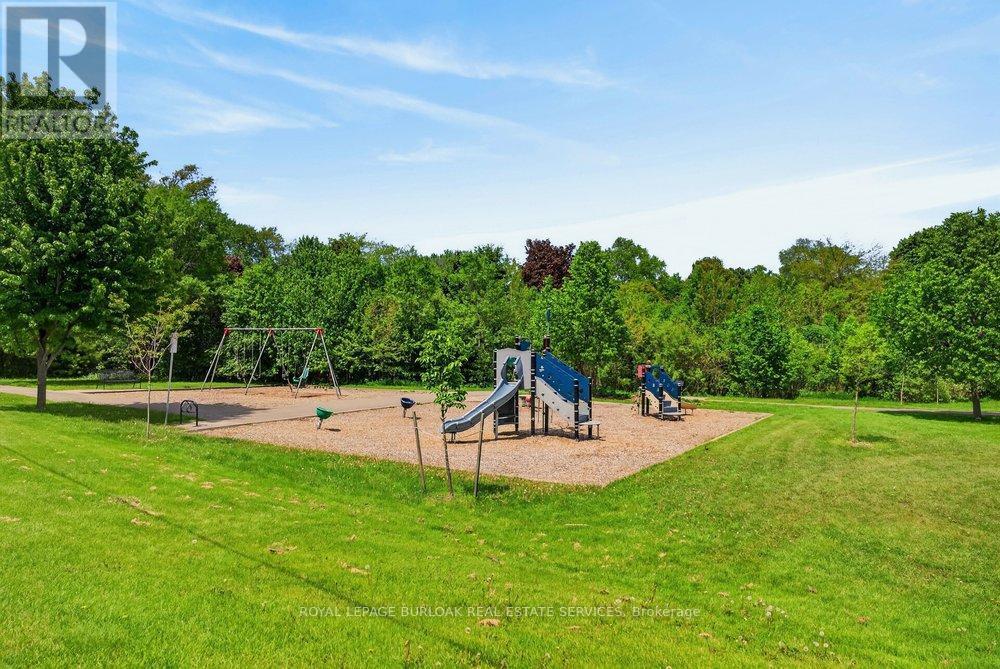 758 Francis Road, Burlington, ON - Outdoor