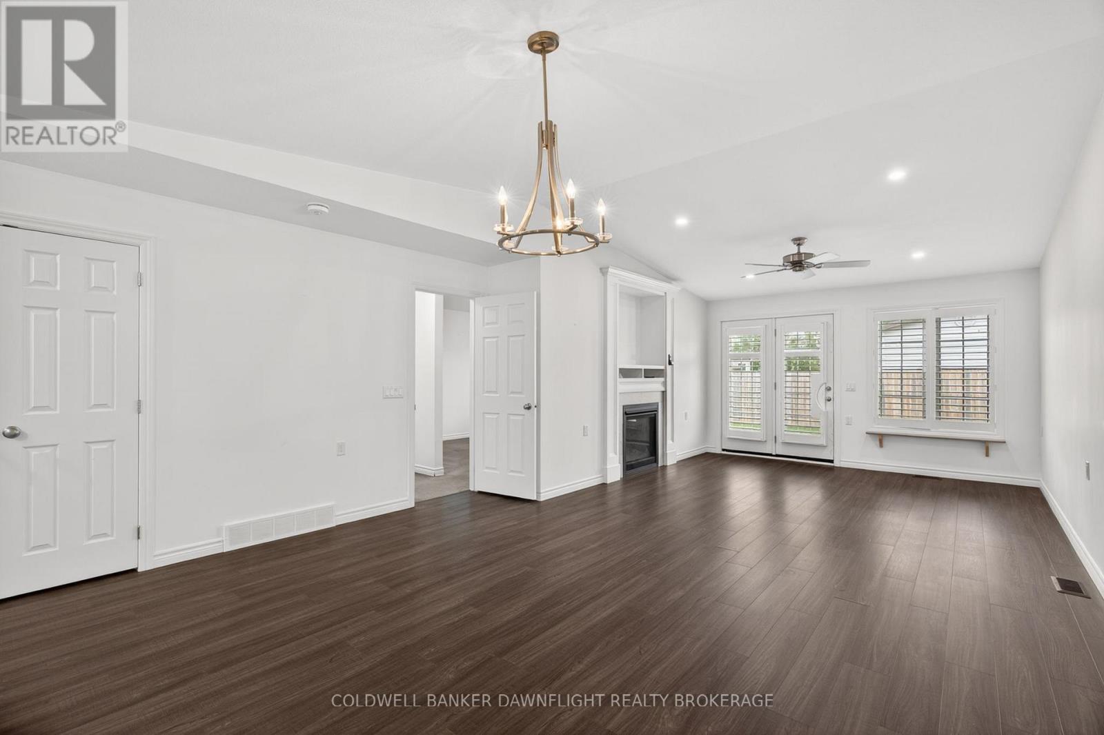18 Devon Drive, South Huron (Exeter), ON - Indoor