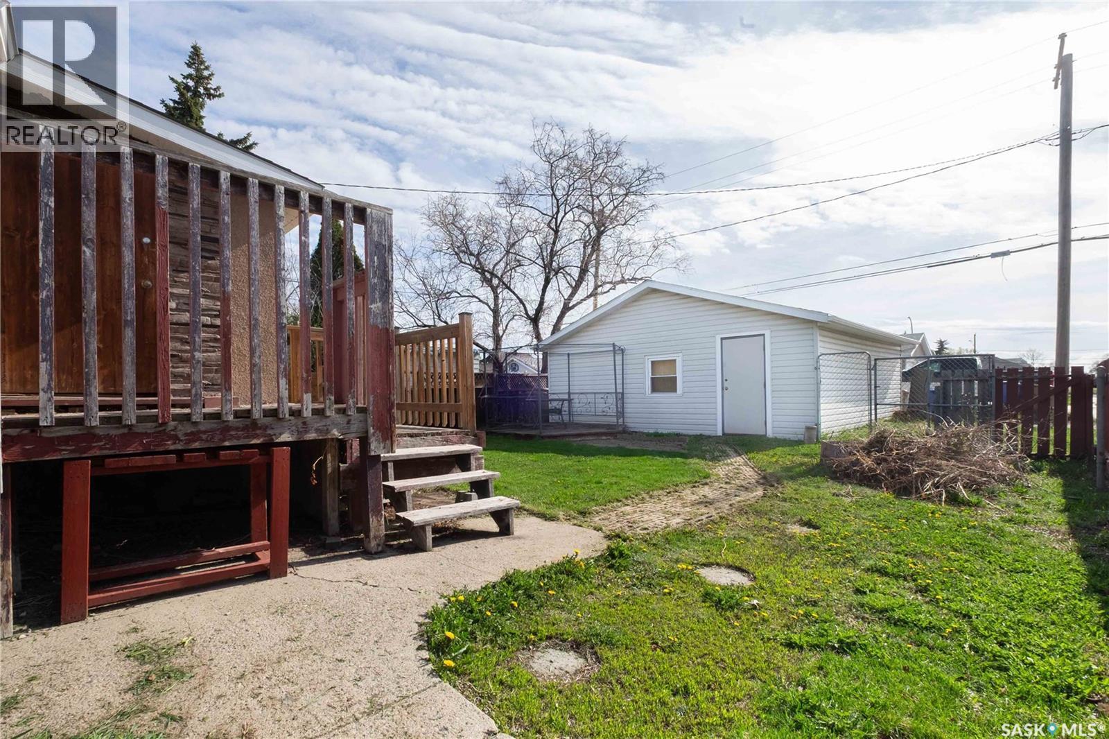 1077 Broder Street, Regina, SK - Outdoor