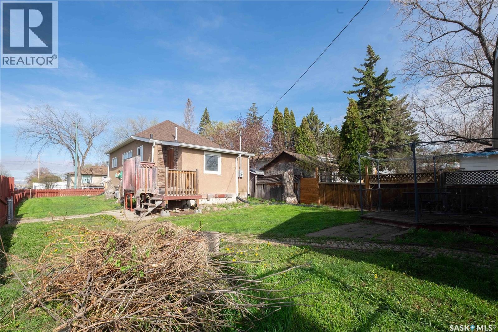 1077 Broder Street, Regina, SK - Outdoor