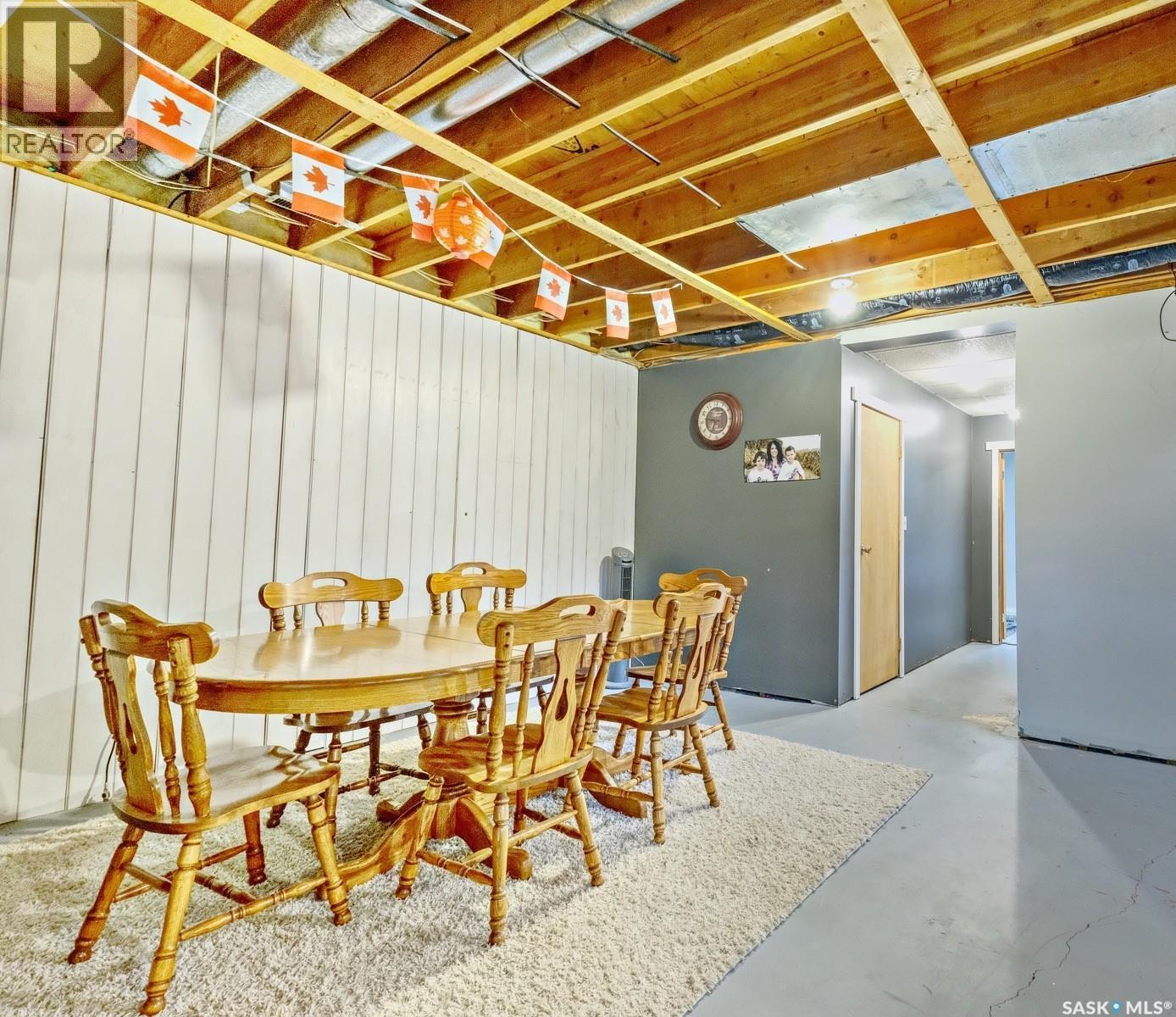 311 4Th Avenue E, Biggar, SK - Indoor