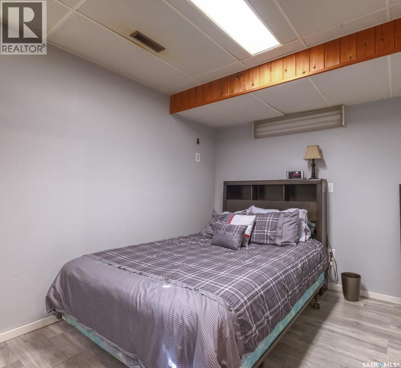 311 4Th Avenue E, Biggar, SK - Indoor Photo Showing Bedroom