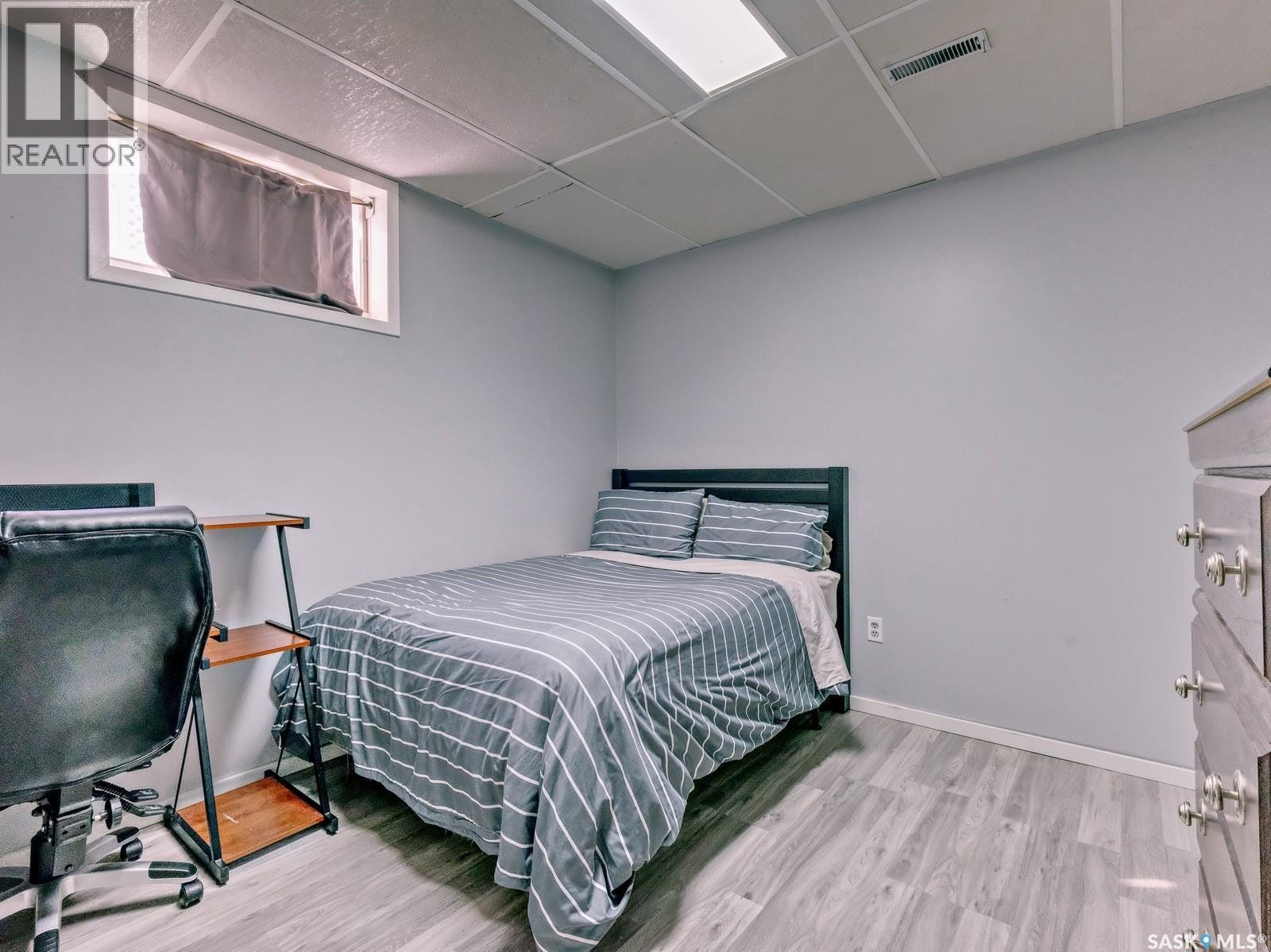 311 4Th Avenue E, Biggar, SK - Indoor Photo Showing Bedroom
