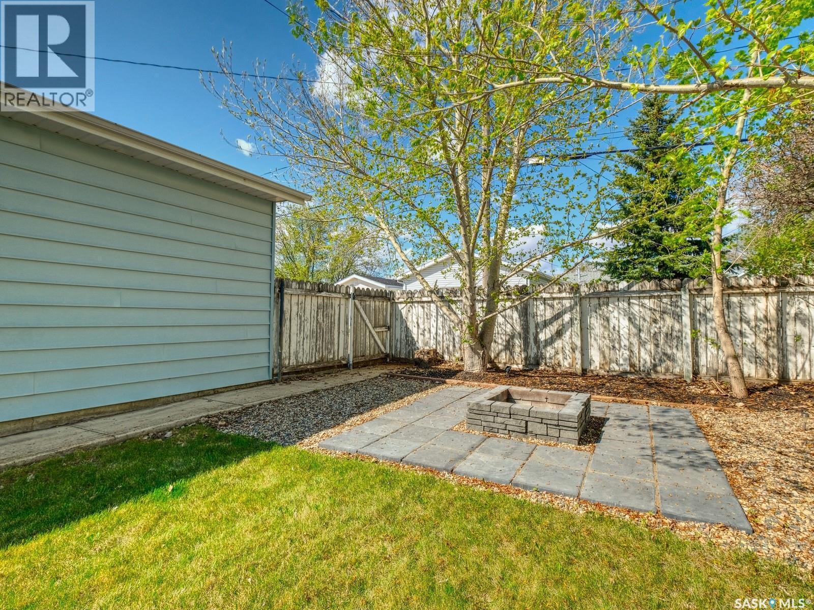 311 4Th Avenue E, Biggar, SK - Outdoor