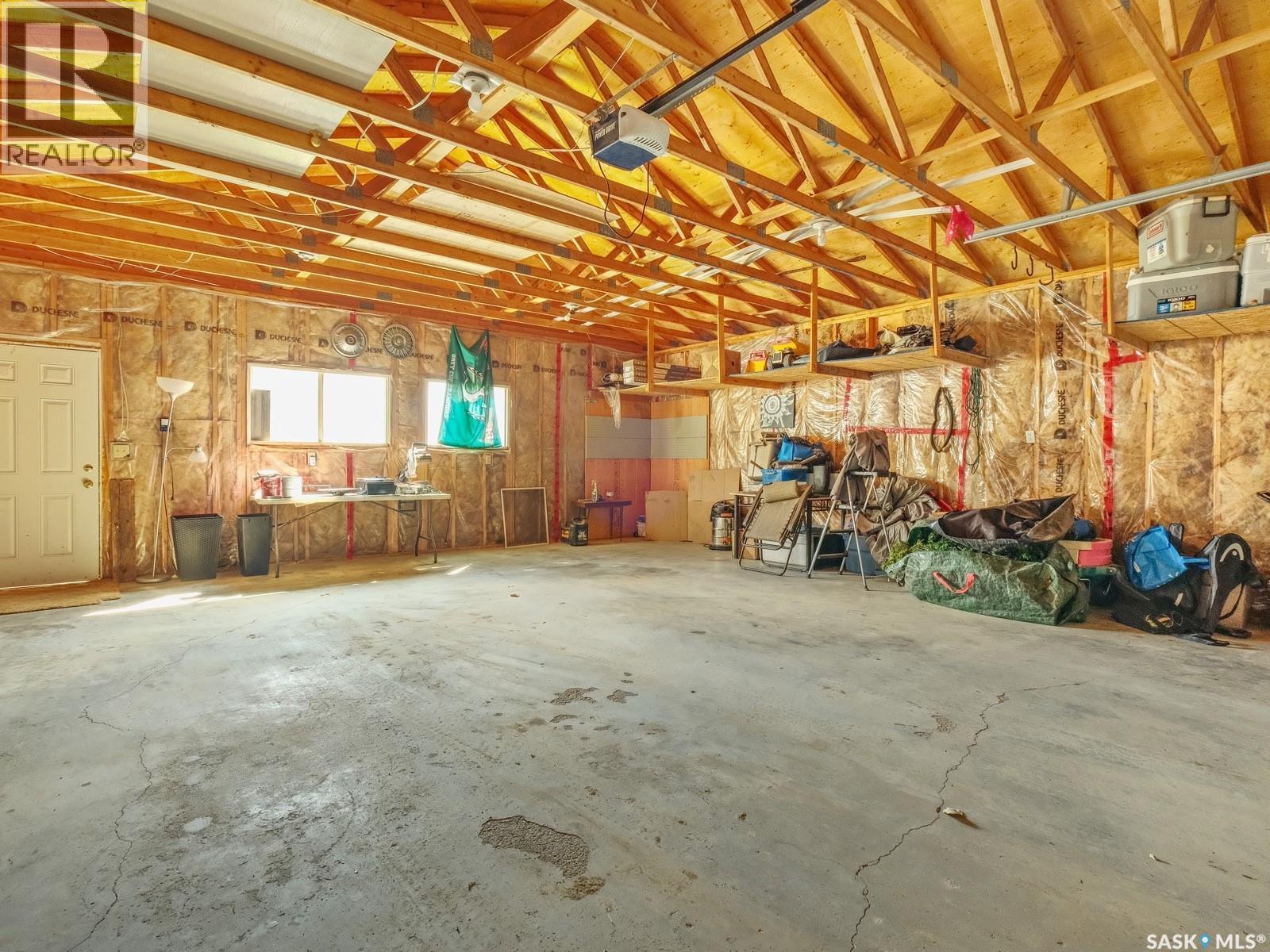 311 4Th Avenue E, Biggar, SK - Indoor Photo Showing Garage