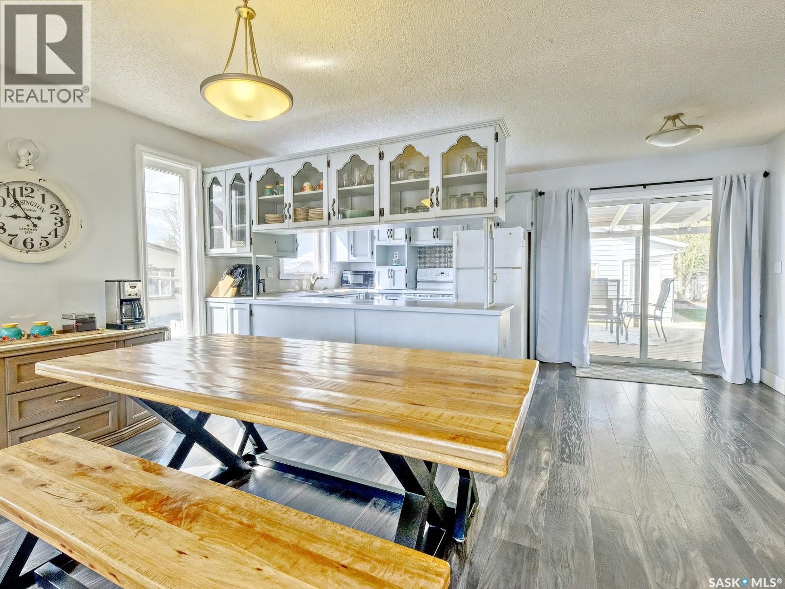 311 4Th Avenue E, Biggar, SK - Indoor