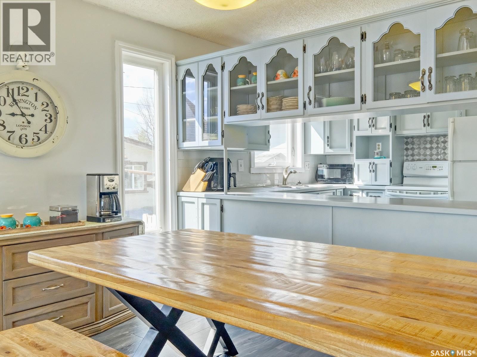 311 4Th Avenue E, Biggar, SK - Indoor Photo Showing Kitchen