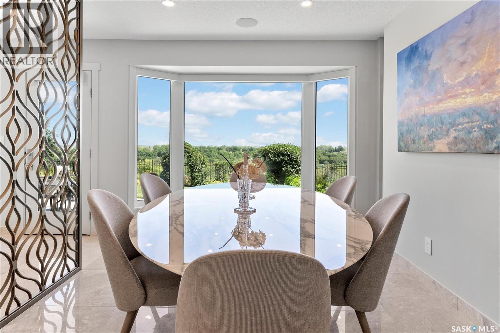 323 Mallin Crescent, Saskatoon, SK - Indoor Photo Showing Dining Room