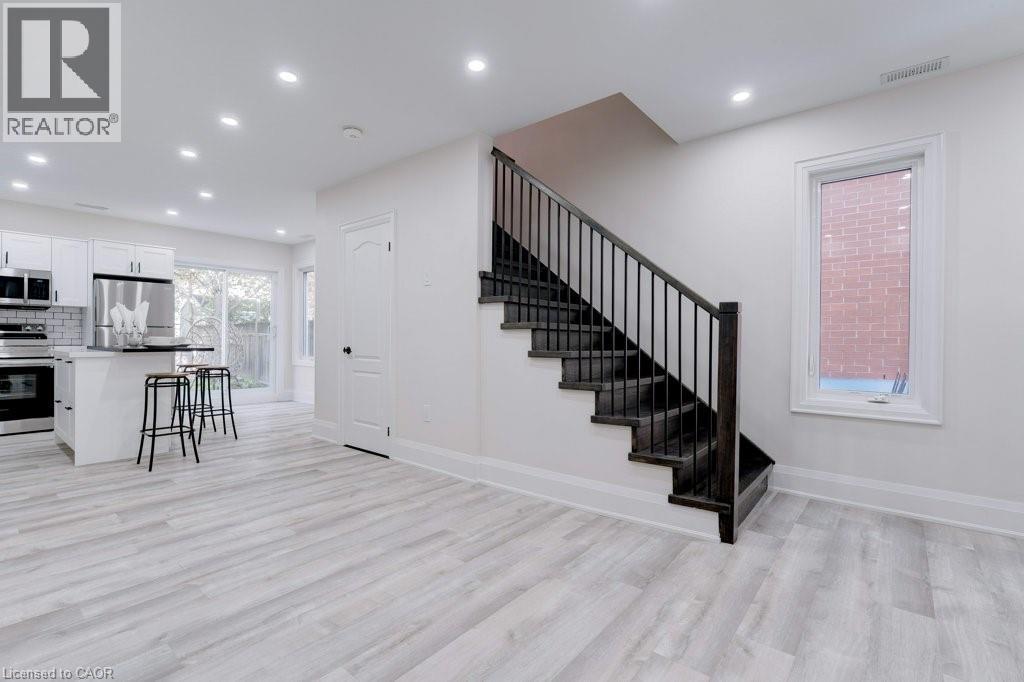 UNIT B - 38 East 16Th Street, Hamilton, ON - Indoor Photo Showing Other Room