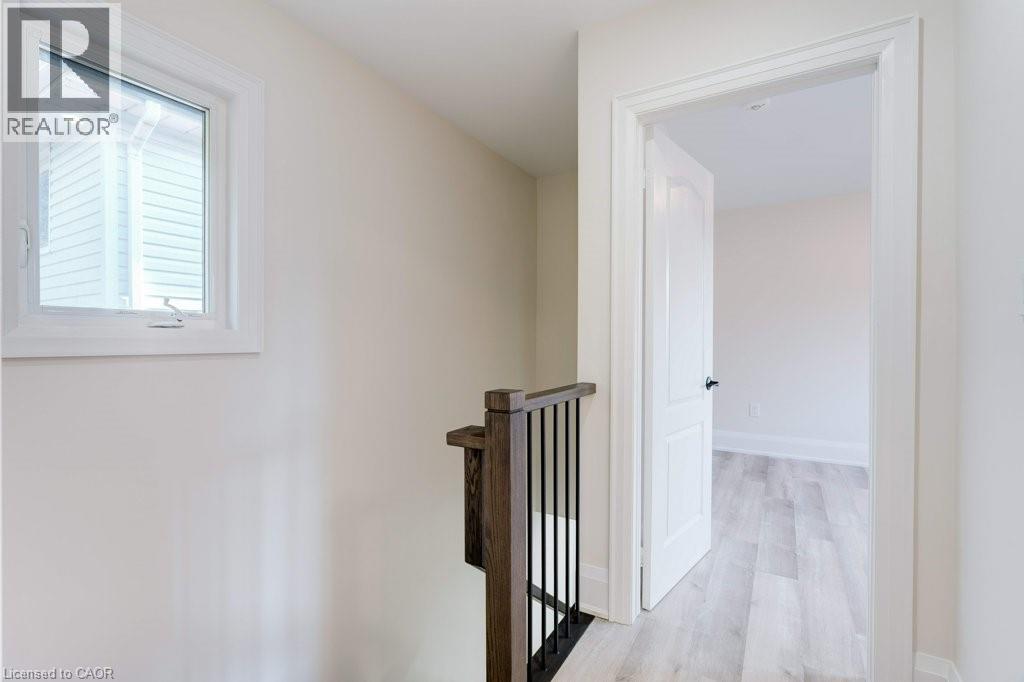 UNIT B - 38 East 16Th Street, Hamilton, ON - Indoor Photo Showing Other Room