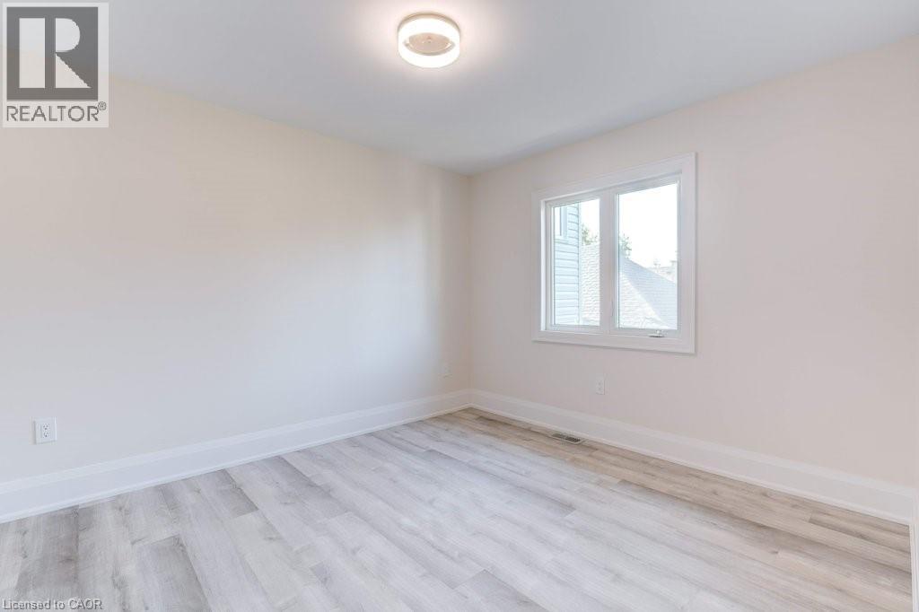 UNIT B - 38 East 16Th Street, Hamilton, ON - Indoor Photo Showing Other Room