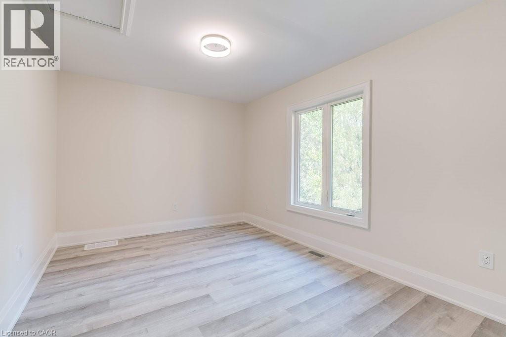 UNIT B - 38 East 16Th Street, Hamilton, ON - Indoor Photo Showing Other Room