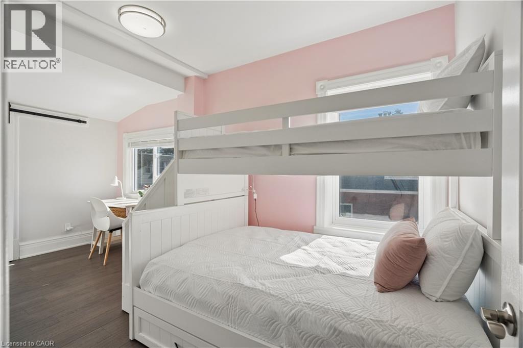 855 Hamilton Street, Cambridge, ON - Indoor Photo Showing Bedroom