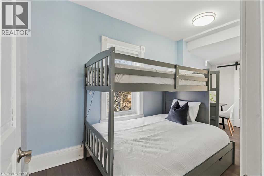 855 Hamilton Street, Cambridge, ON - Indoor Photo Showing Bedroom