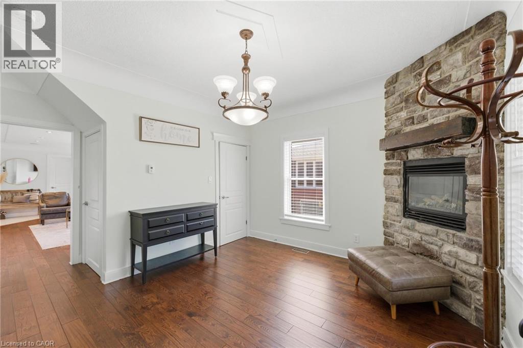 69 Nash Road S, Hamilton, ON - Indoor Photo Showing Living Room With Fireplace