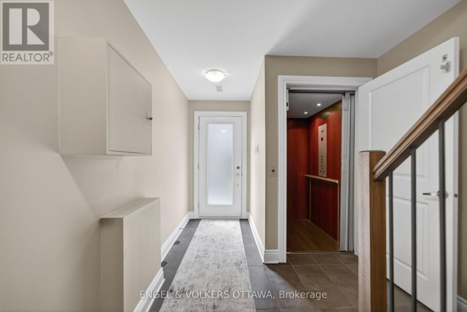 1896 Carling Avenue, Ottawa, ON