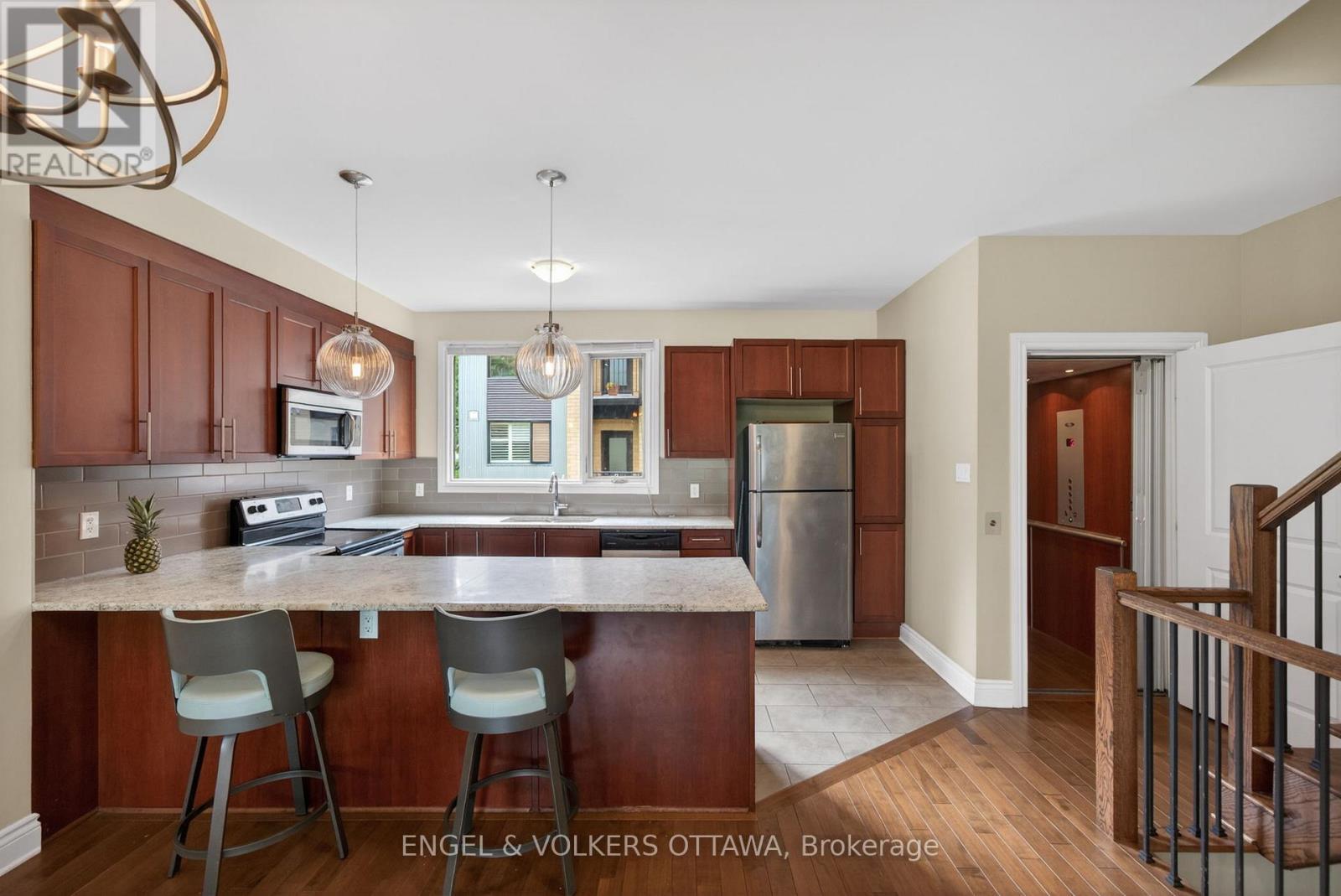 1896 Carling Avenue, Ottawa, ON