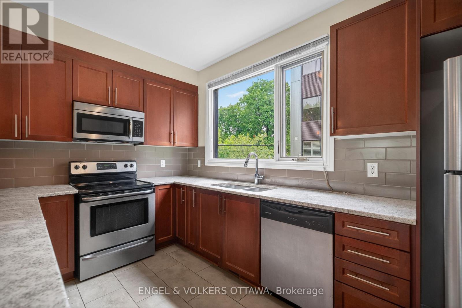 1896 Carling Avenue, Ottawa, ON