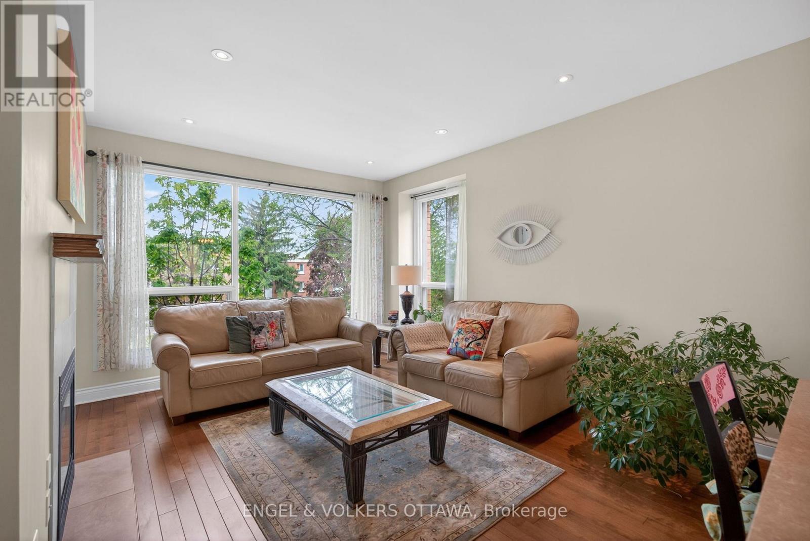 1896 Carling Avenue, Ottawa, ON