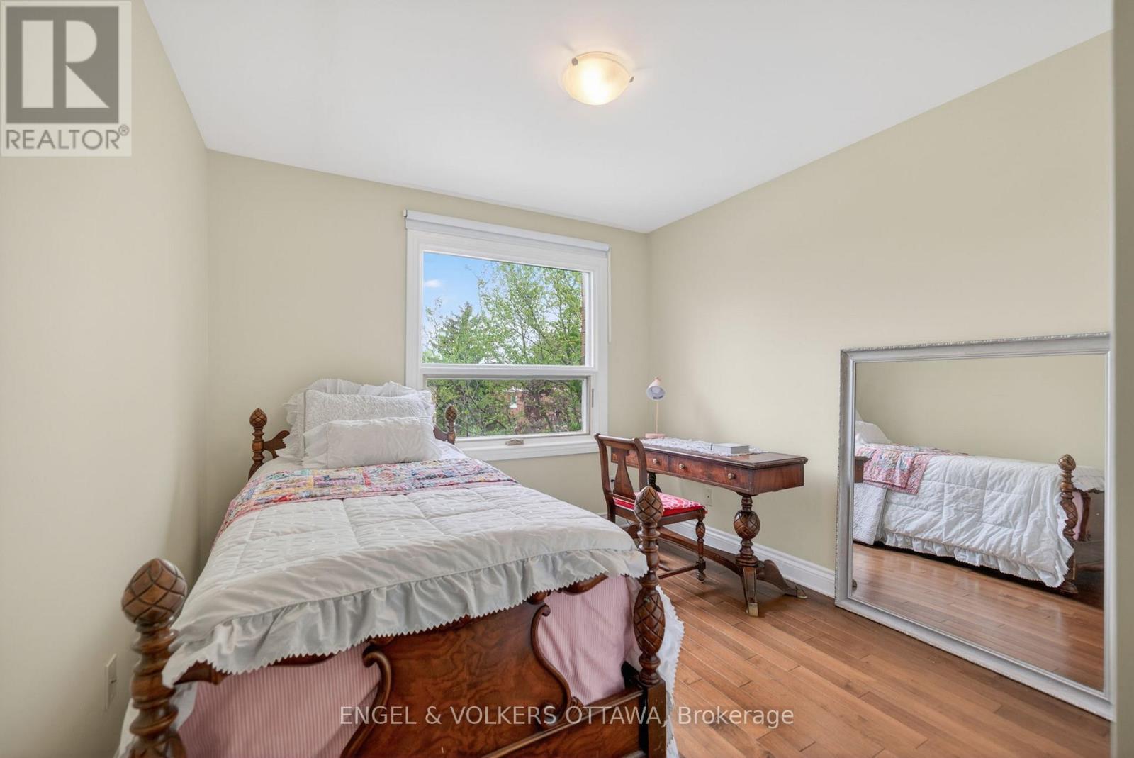 1896 Carling Avenue, Ottawa, ON