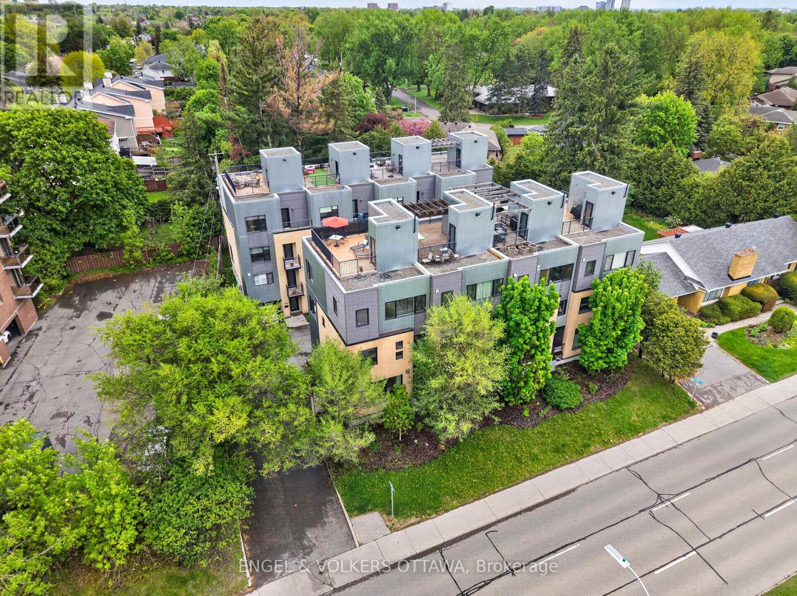 1896 Carling Avenue, Ottawa, ON