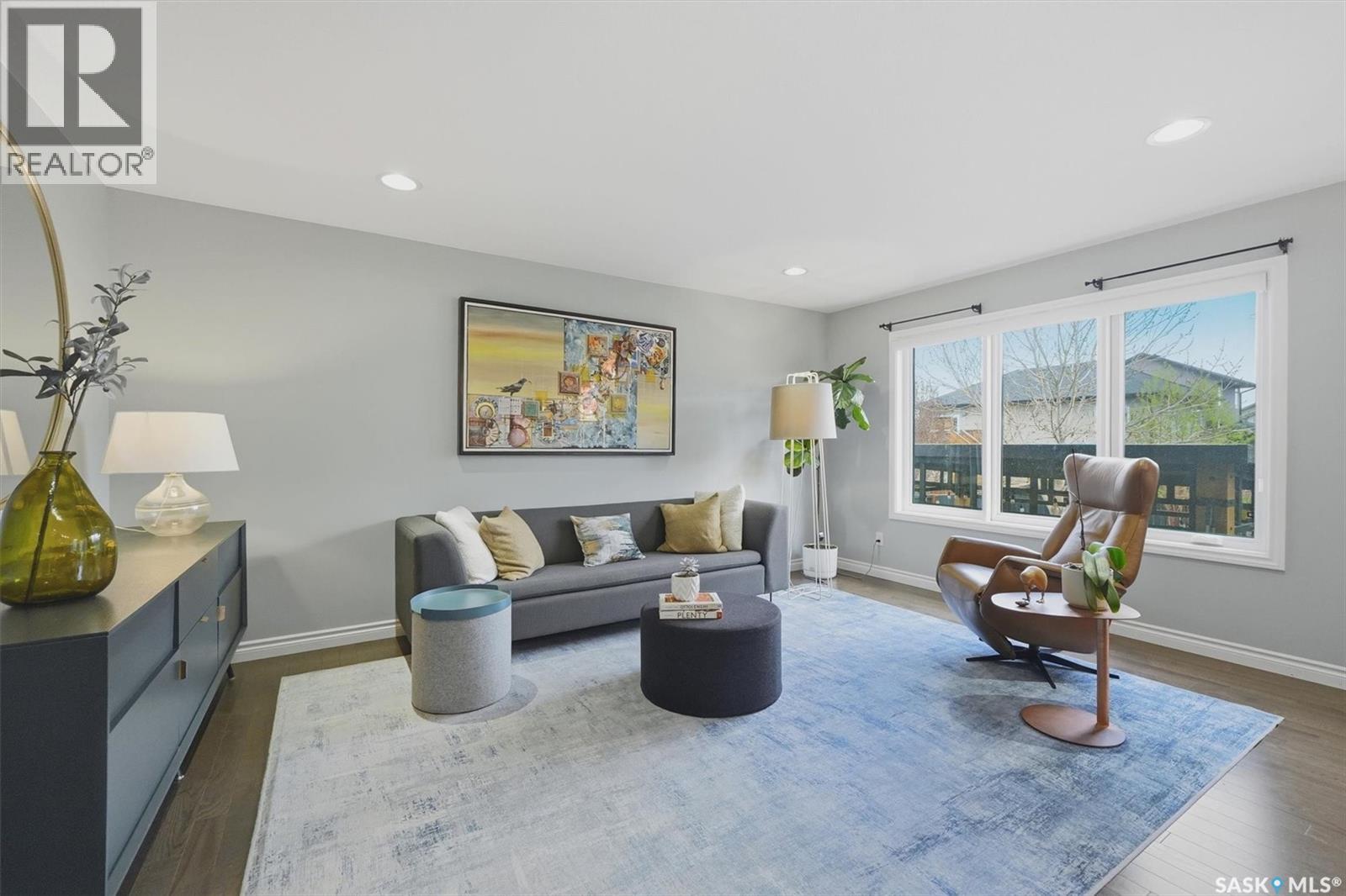 106 Wilkins Crescent, Saskatoon, SK - Indoor Photo Showing Living Room